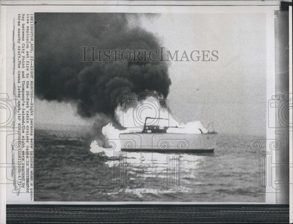 1971 Press Photo eight people injured explosion 26 foot cabin cruiser Osana sank - Historic Images