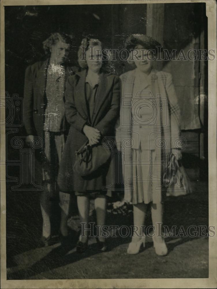 1940 Press Photo Helen Power With Family - RSL45107 - Historic Images