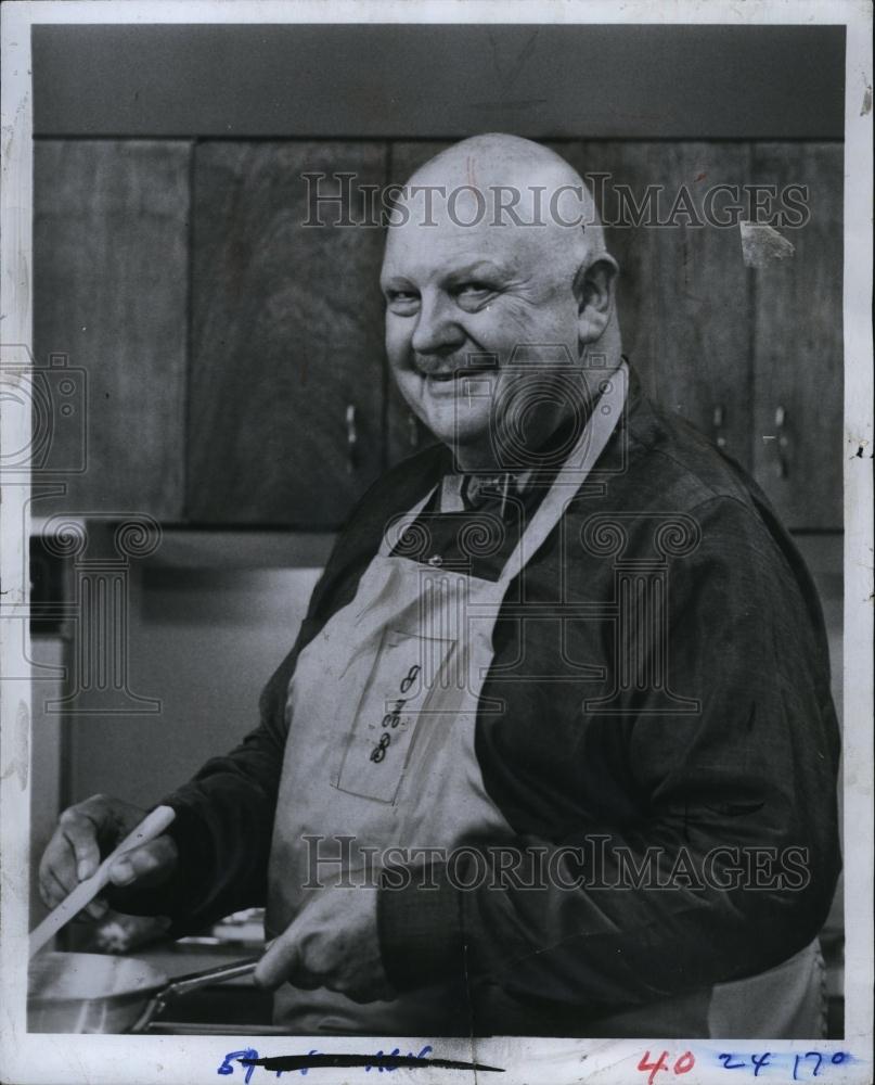 1969 Press Photo Gourmet Cook James Beard - RSL84471 - Historic Images