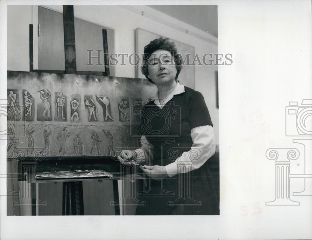 1973 Press Photo Artist Rhea Weinstein of Citrus County - RSL67641 - Historic Images