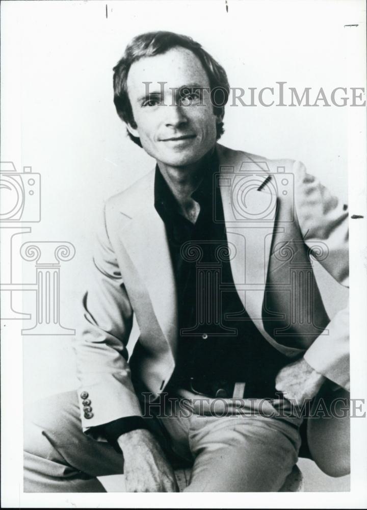 1990 Press Photo Dick Cavett American television talk show host - RSL59739 - Historic Images
