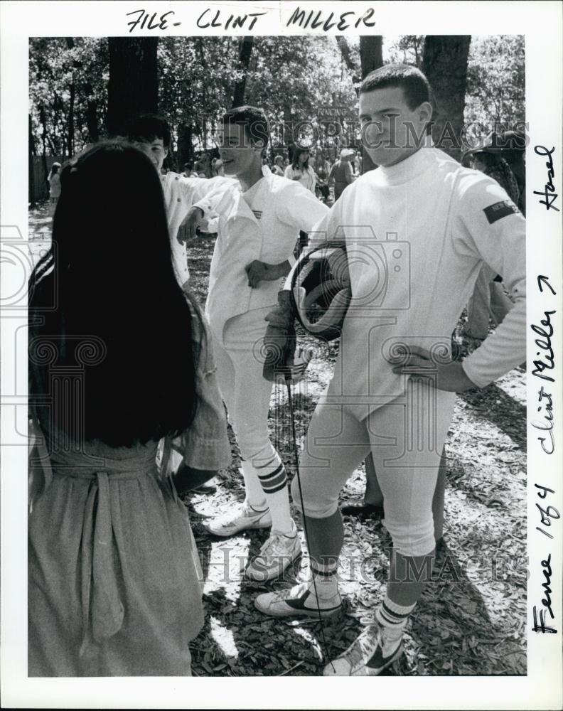 1984 Press Photo Clint Miller Fencing - RSL64187 - Historic Images