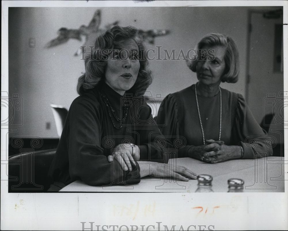 1978 Press Photo authors Adeline McConnell and Beverly Anderson - RSL95825 - Historic Images