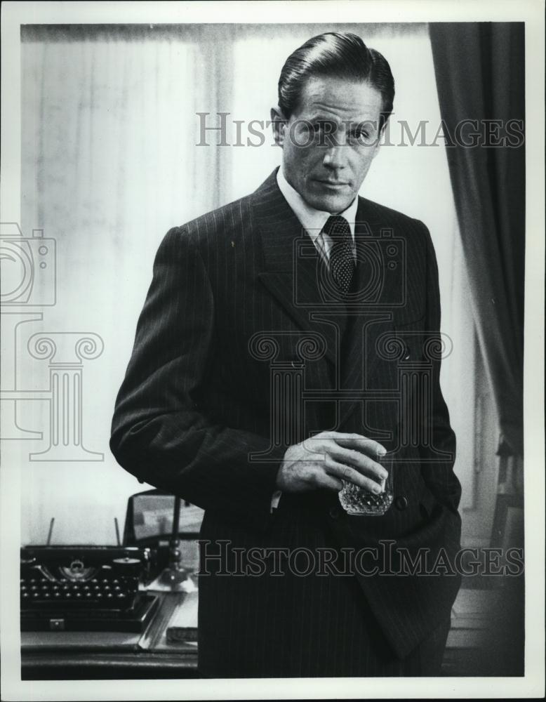 1985 Press Photo Peter Strauss Stars In &quot;Tender Is The Night&quot; - RSL47911 - Historic Images