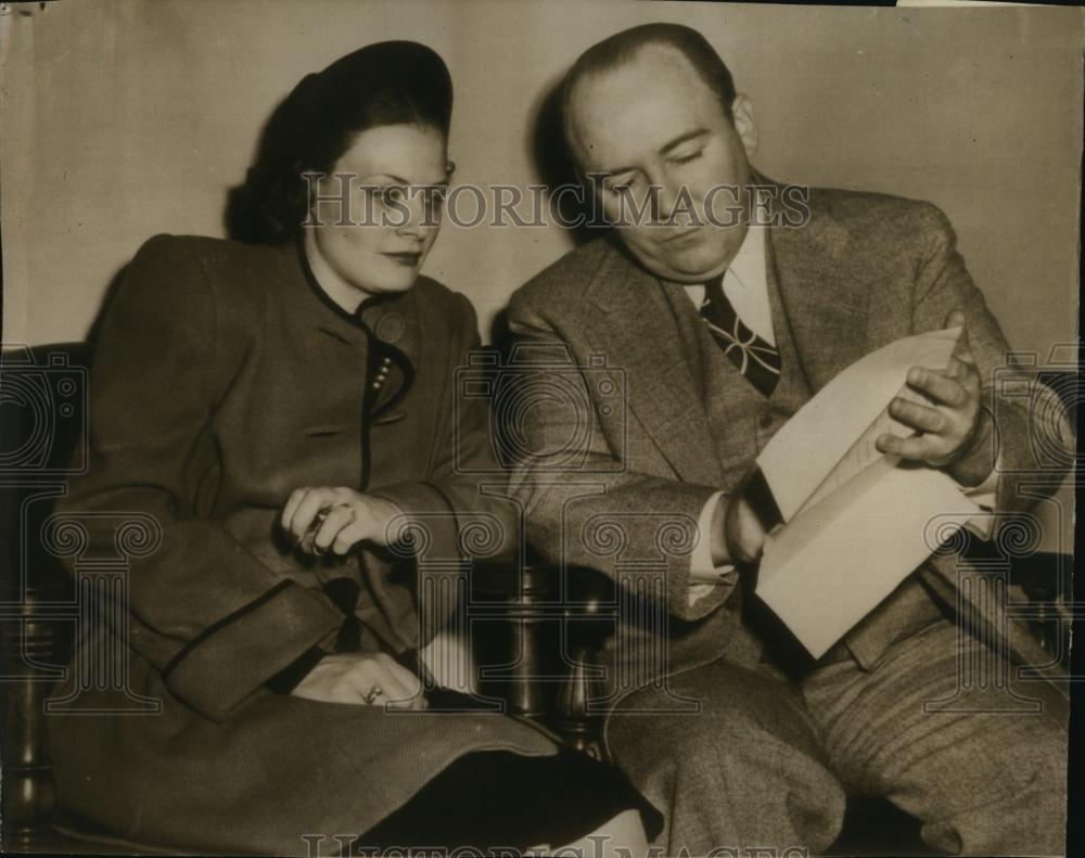 Press Photo Mrs Eleanor Thompson, Beautician &amp; Attorney Charles Dean - Historic Images