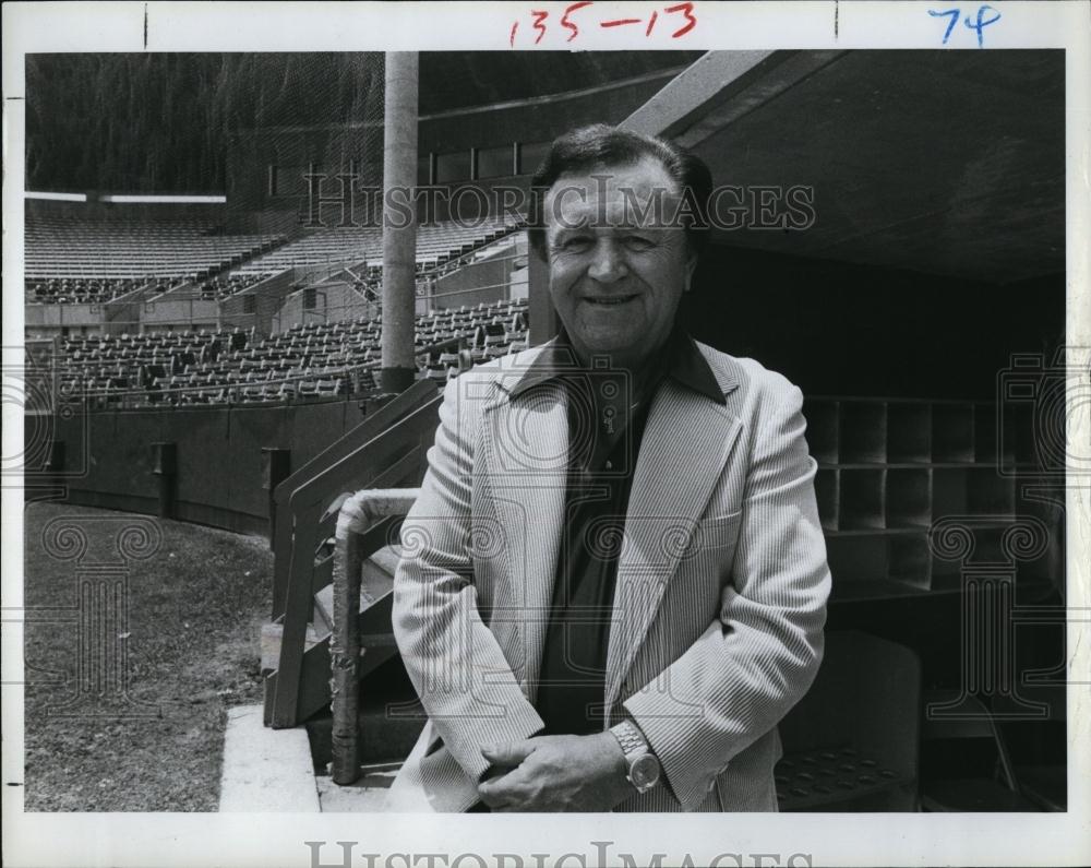 1983 Press Photo Ralph Miller at Al Lang Stadium in Florida - RSL98691 - Historic Images