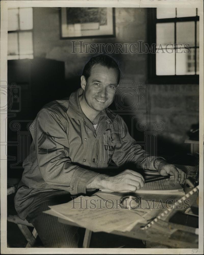 1950 Press Photo Major Sgt C Neil Vester - RSL92383 - Historic Images