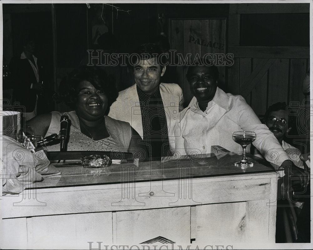 Press Photo Ellie Boswell Rex Reed Linda Hopkins - RSL85617 - Historic Images