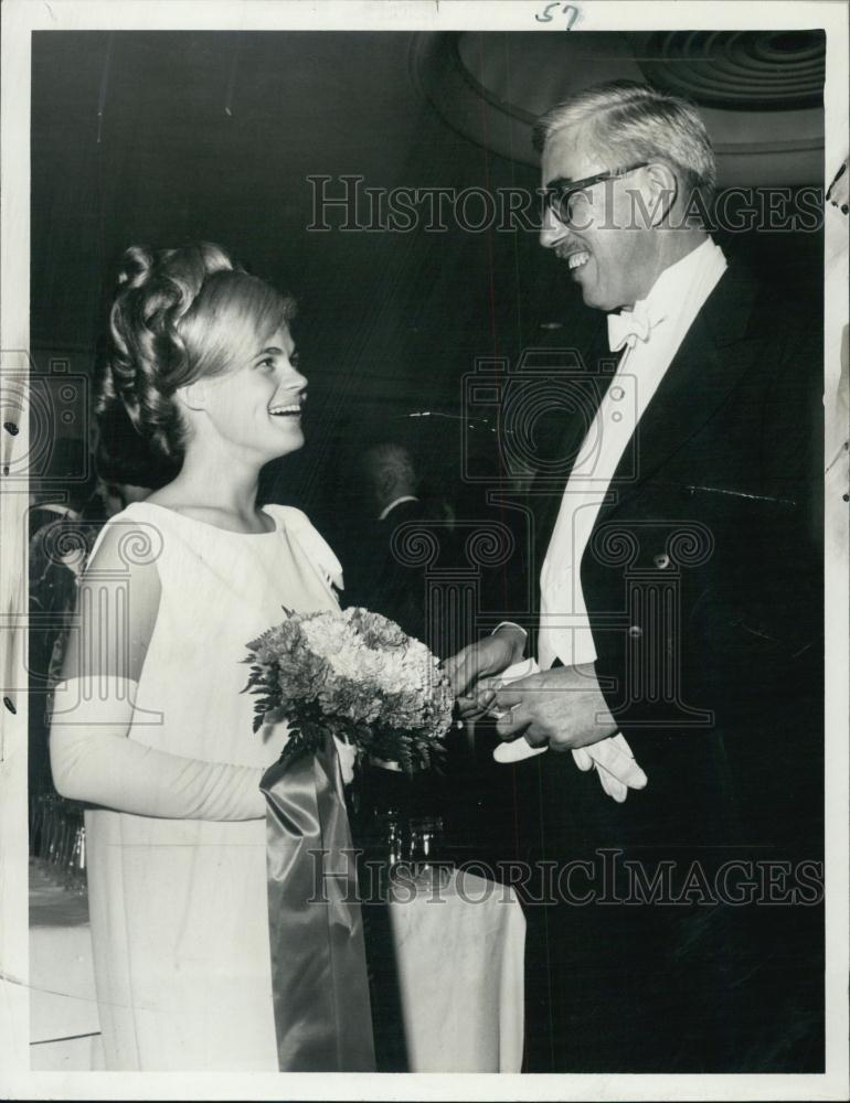 1967 Press Photo Matthew Dale Canadian Consul And Daughter Patricia - RSL03463 - Historic Images