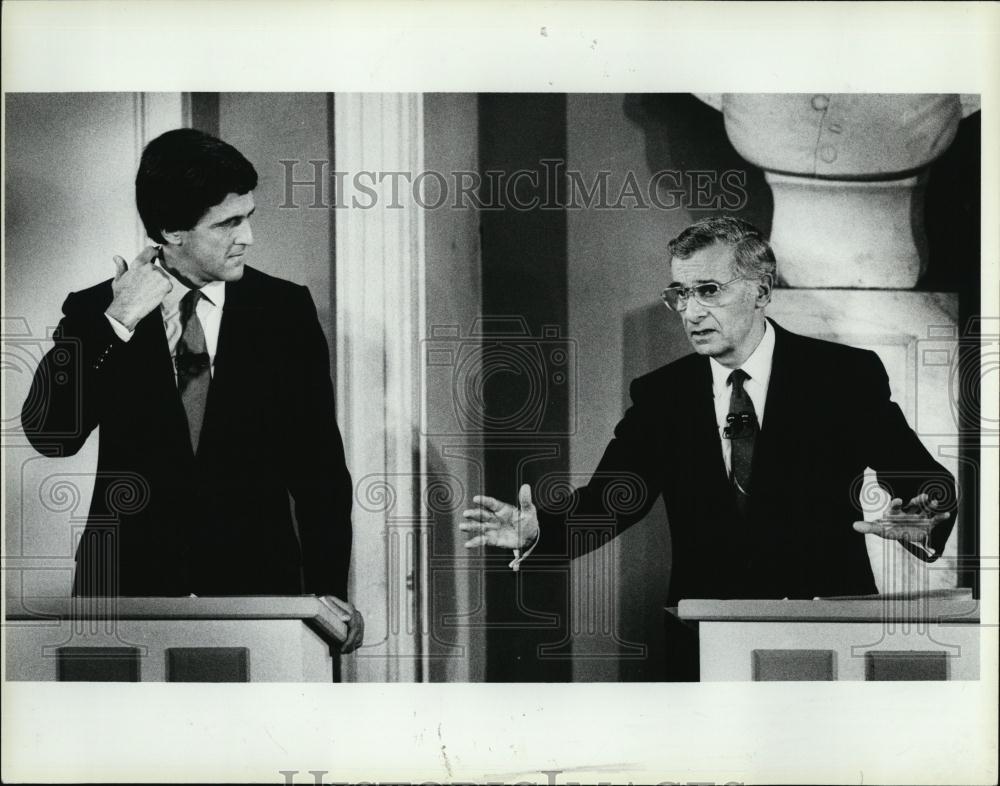 1984 Press Photo Mass politicians John Kerry &amp; Ray Shamie debating - RSL39895 - Historic Images