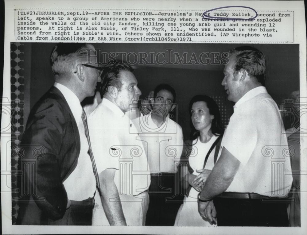 1971 Press Photo Jerusalem Mayor Teddy Kolleck &amp; a group of Americans - Historic Images