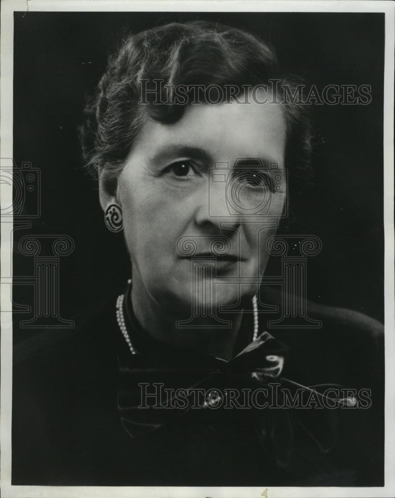 1959 Press Photo Dr Eveline M Burns, Sociologist - RSL44273 - Historic Images