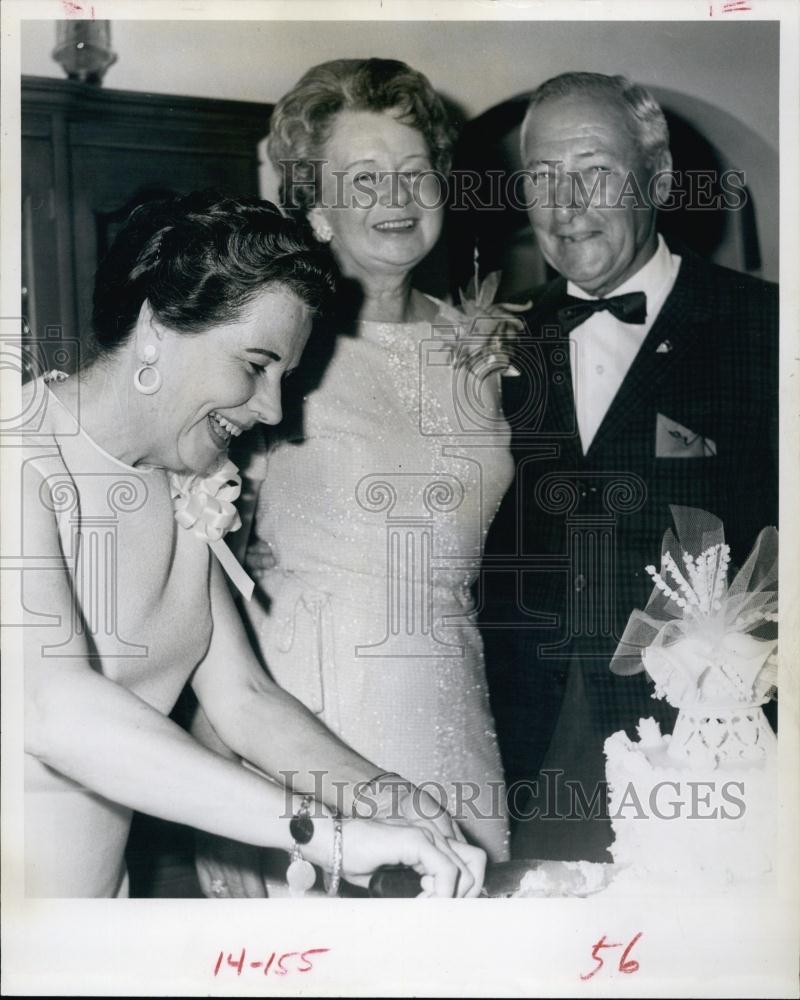 1967 Press Photo Mr and Mrs Henry Carletonat open house - RSL63321 - Historic Images