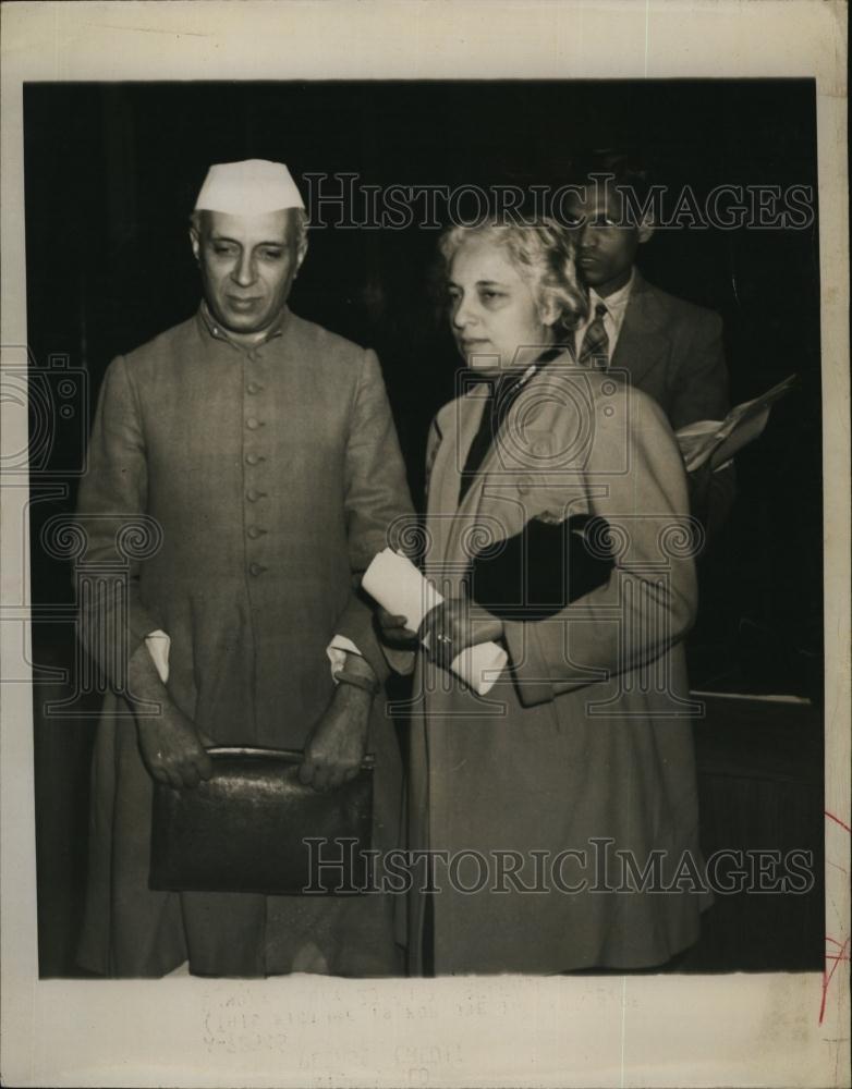 Press Photo Mrs Vijayalakshmi Pandit, Wife Of Indian Diplomat, Politician - Historic Images