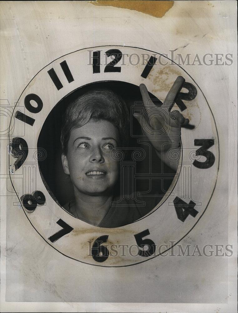 1966 Press Photo Maureen Dennehy of Medford, turn the clock back - RSL81123 - Historic Images