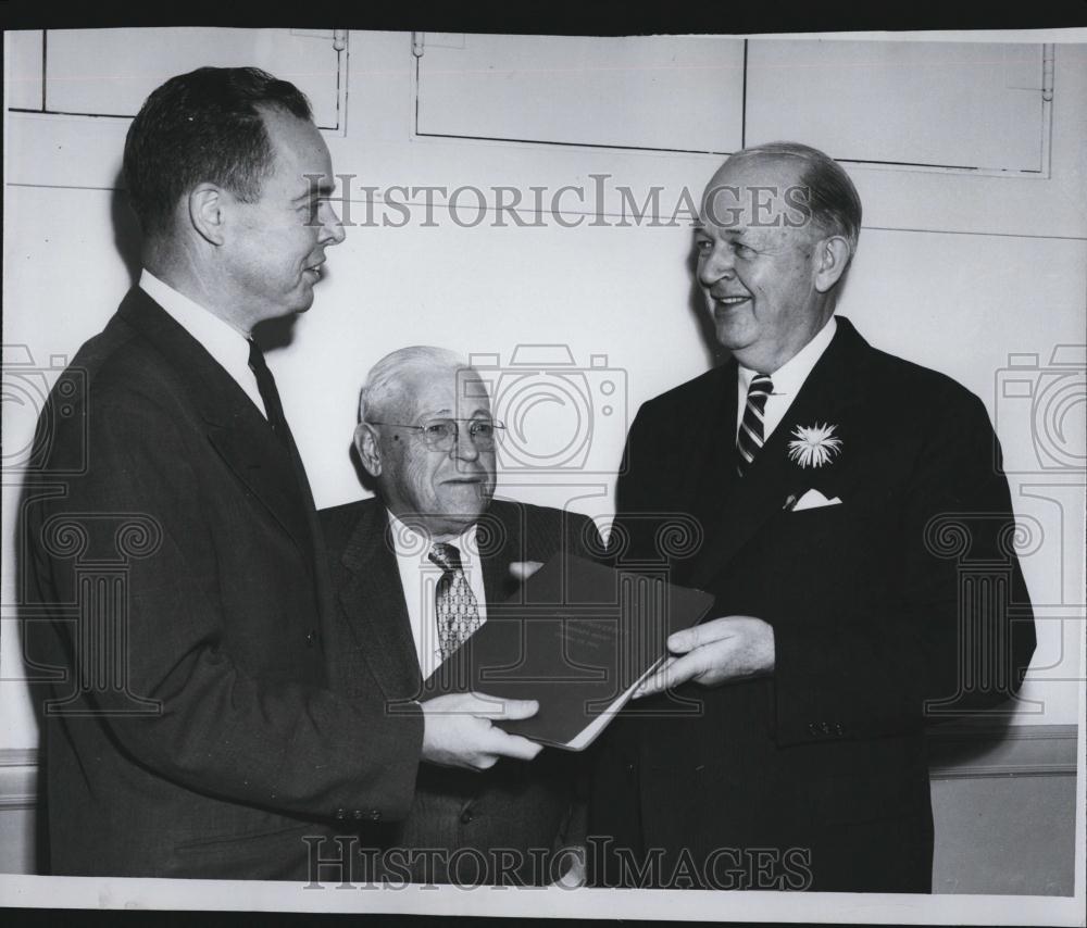 1958 Press Photo Tufts University President Dr Nils Wessell With Board Members - Historic Images