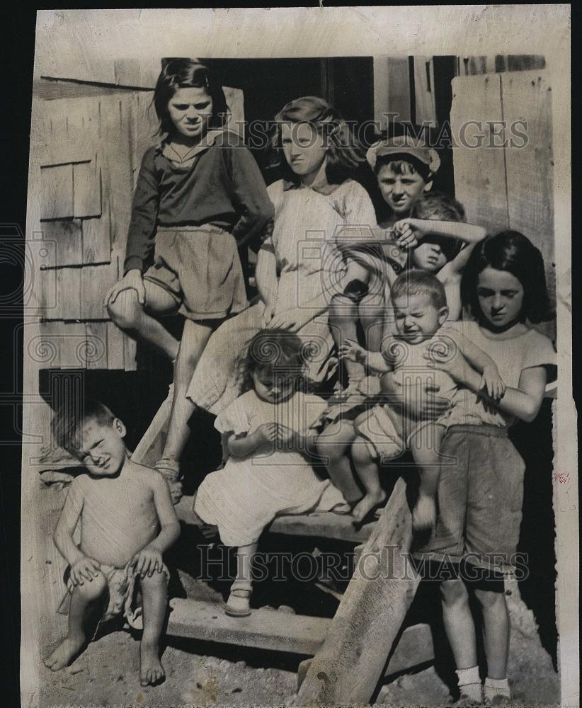 1953 Press Photo Jimmy Joly Siblings, Laura, Janet, George, Ronald, Carol, Susan - Historic Images