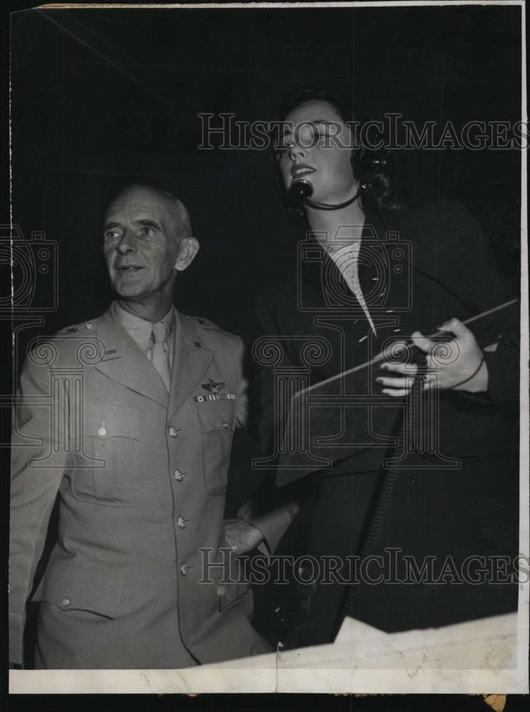 1949 Press Photo General Robert Webster Participates In Aircraft Warning Test - Historic Images