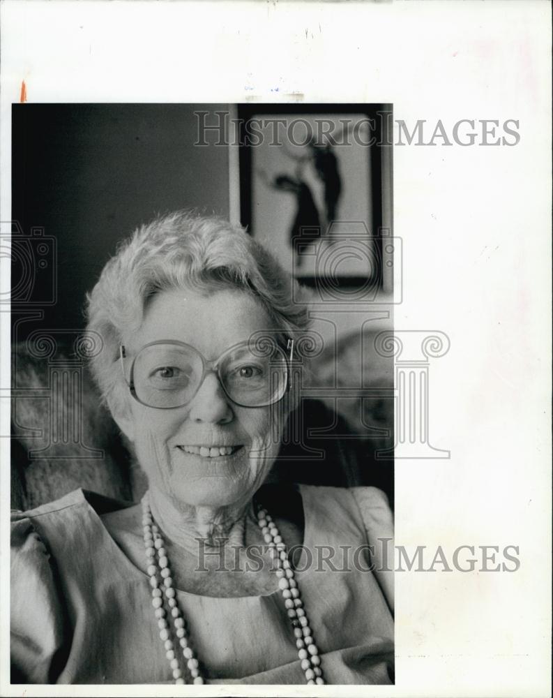 1986 Press Photo Virginia T Sturges free lance writer from St Petersburg - Historic Images