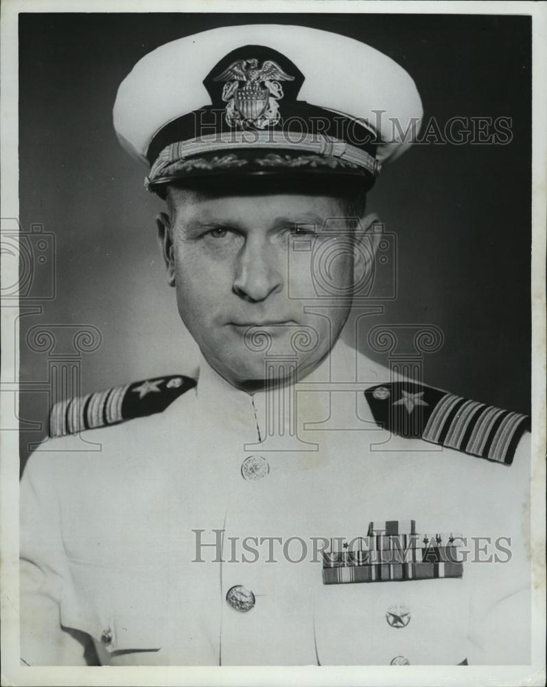 1968 Press Photo Captain Leon Smith Jr, Commanding Officer, USS Boston - Historic Images