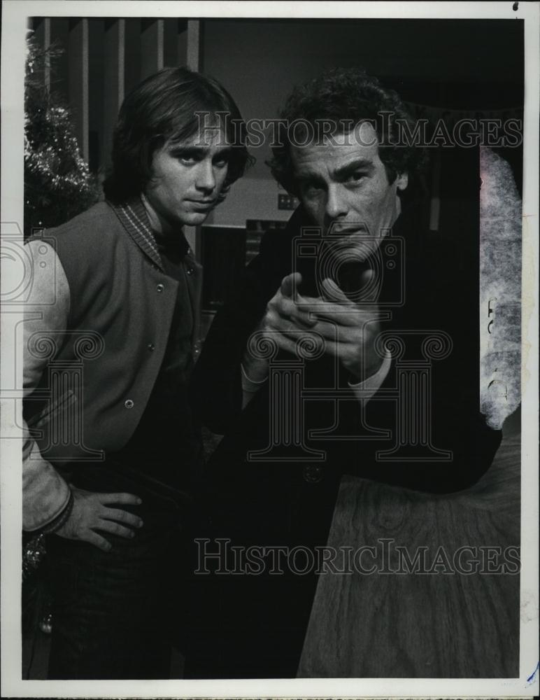 1978 Press Photo Robert Weaver Actor Dean Stockwell Night Before Christmas Film - Historic Images