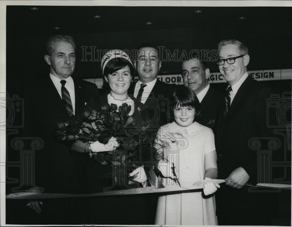 1965 Press Photo Patricia Collins Peggy Collins, Sherman, New England Home Show - Historic Images