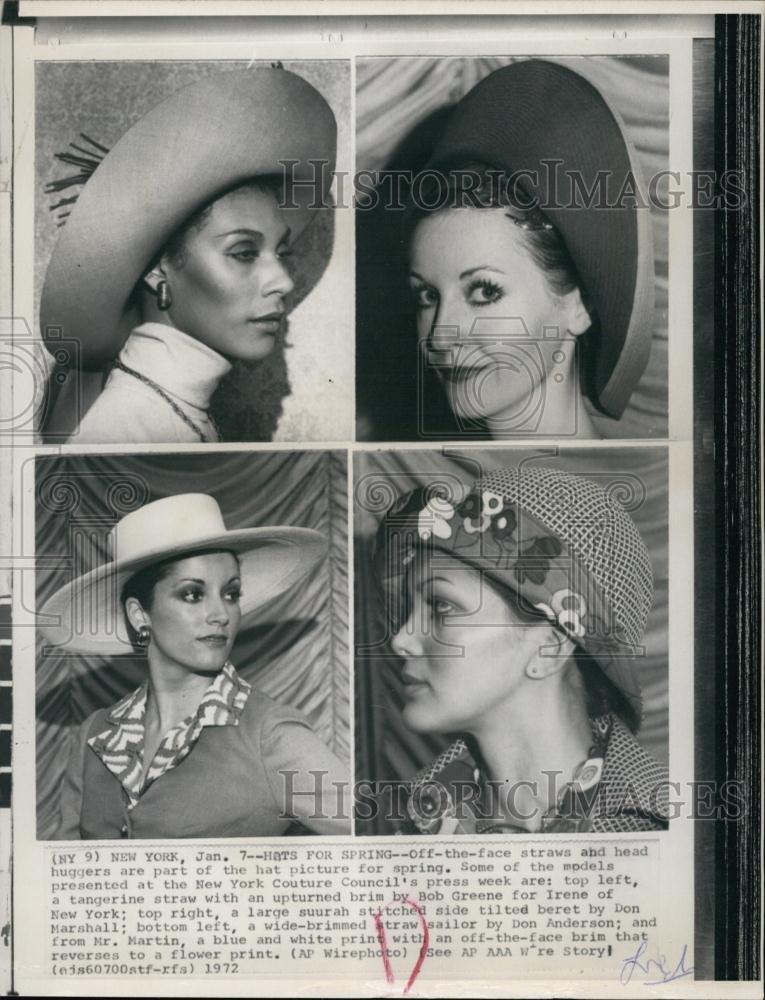 1972 Press Photo Models at the New York Couture Council model Spring Hat Line - Historic Images