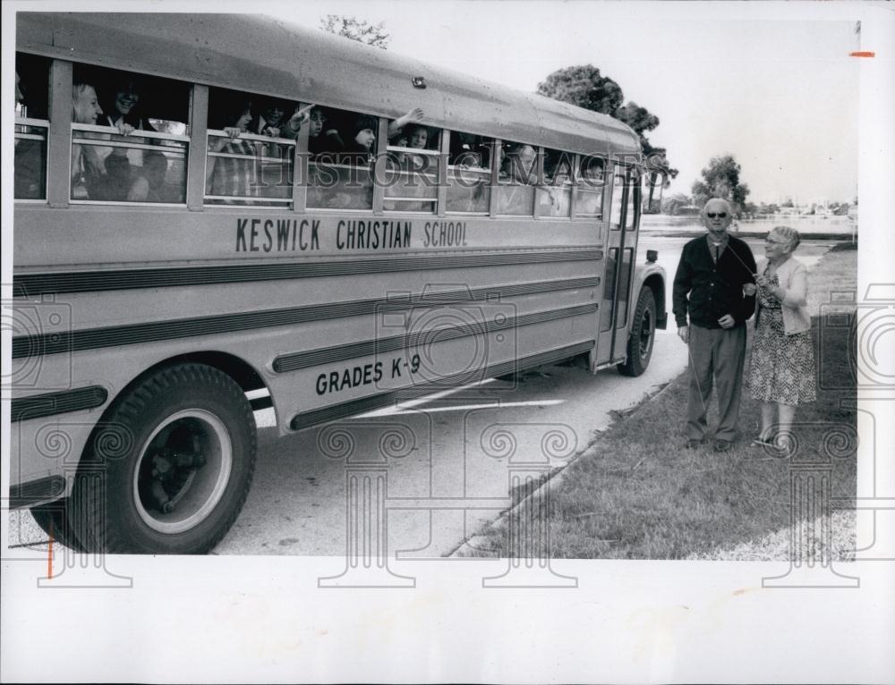 1974 Press Photo Chester A Miller Greets school bus - RSL69815 - Historic Images