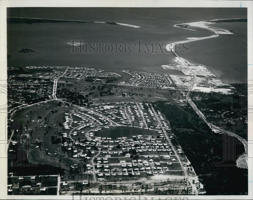 1965 Press Photo Fairway Estates Building program underway - RSL70061 - Historic Images