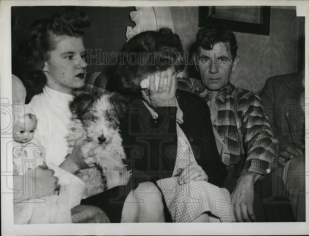 1949 Press Photo Mr and Mrs Danforth with daughter, family of missing Kid - Historic Images