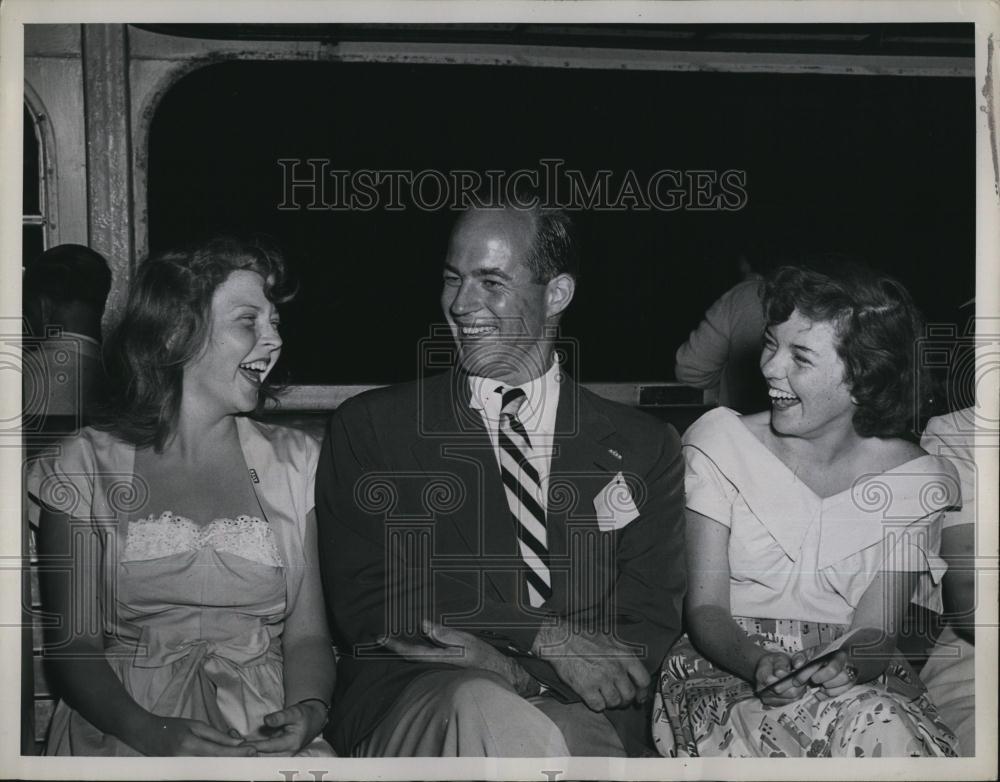 1950 Press Photo Frederick Ayer Jr, Diane Annis &amp; Barbara Whiting - RSL87685 - Historic Images