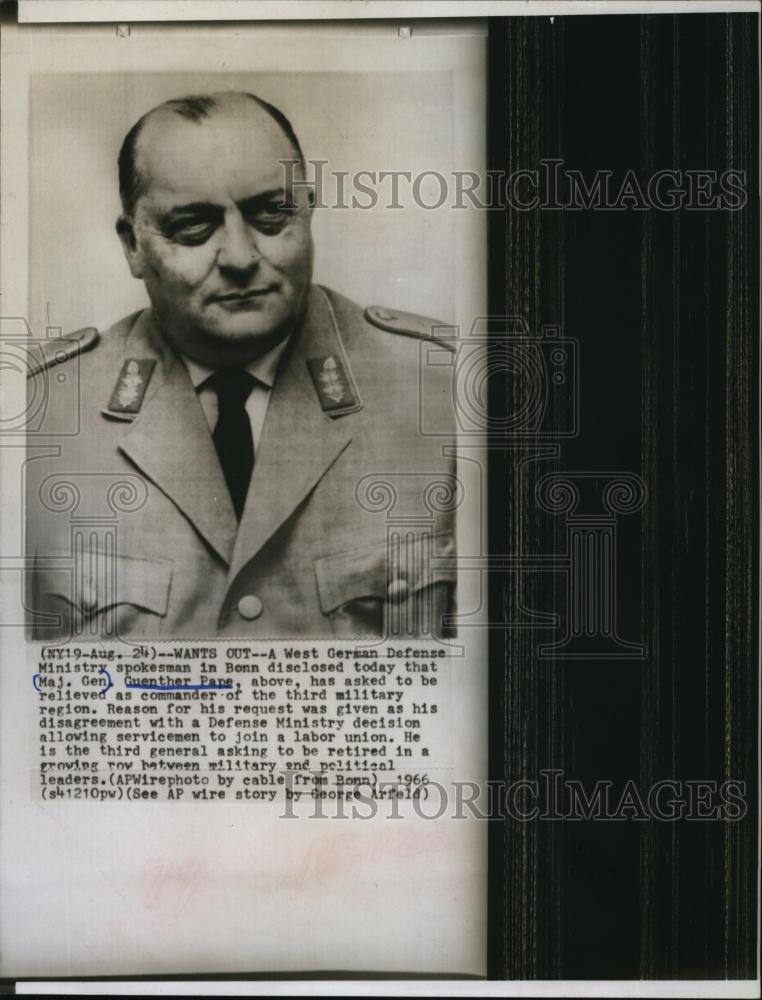 1966 Press Photo Maj General Guether Pape Military - RSL95209 - Historic Images