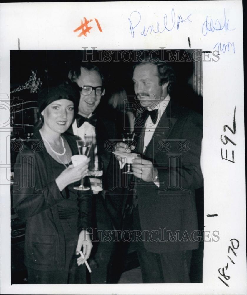 1977 Press Photo Deborah Kynes, Wayne Bailey &amp; Allen Kynes at Benefit - Historic Images