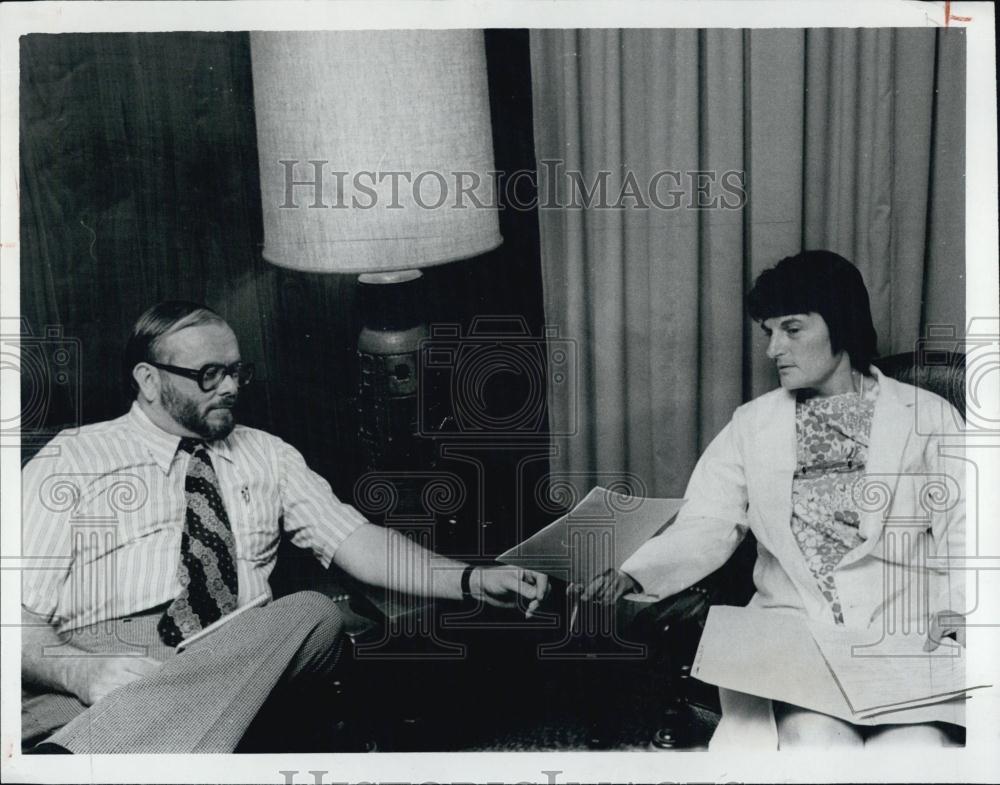 1973 Press Photo Dr James Smith &amp; Dr Mary B Fohlin - RSL04839 - Historic Images