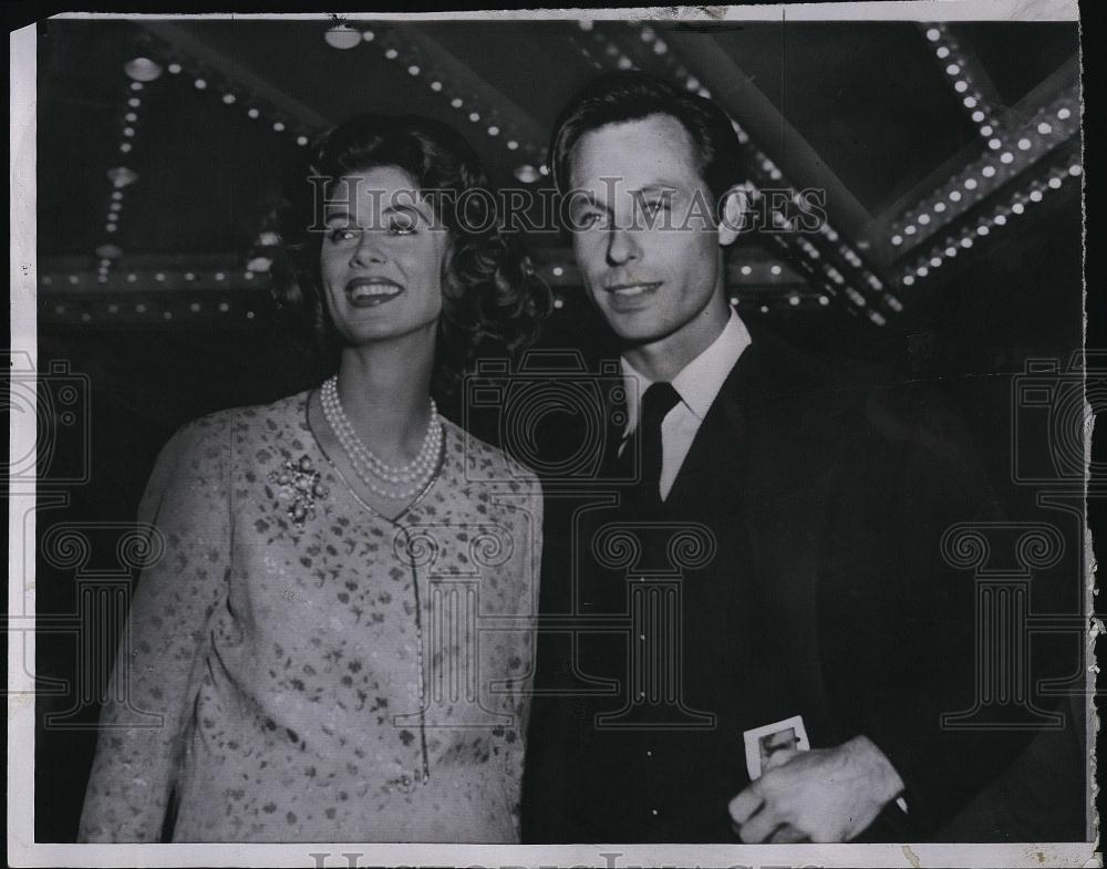 1958 Press Photo Actress Suzy Parker, Husband Pierre de la Salle - RSL90059 - Historic Images