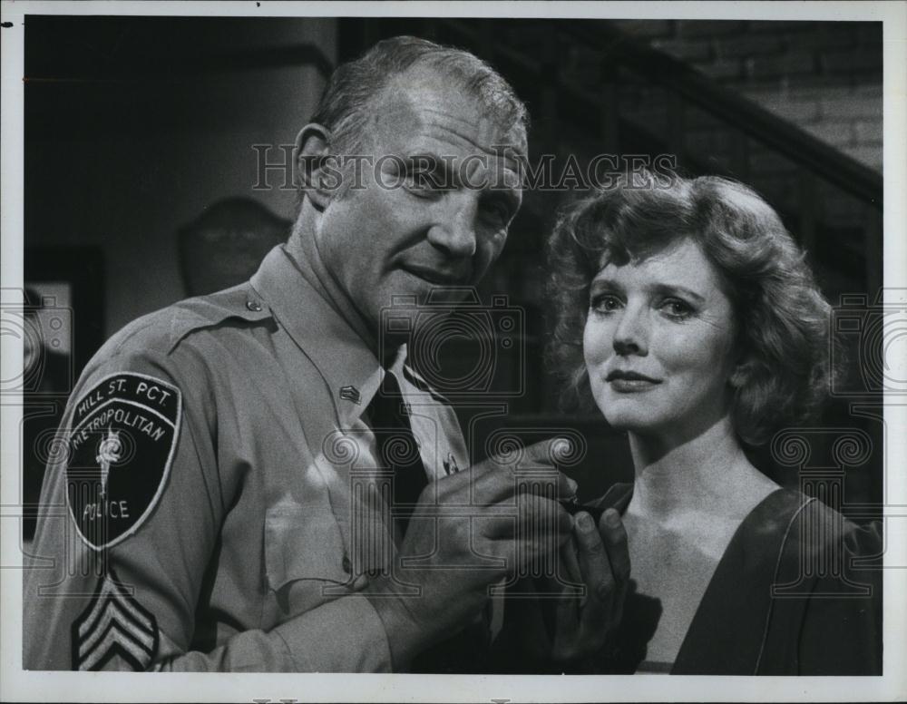 1982 Press Photo Barbara Babcock, Michael Conrad "Hill Street Blues" - RSL86963 - Historic Images