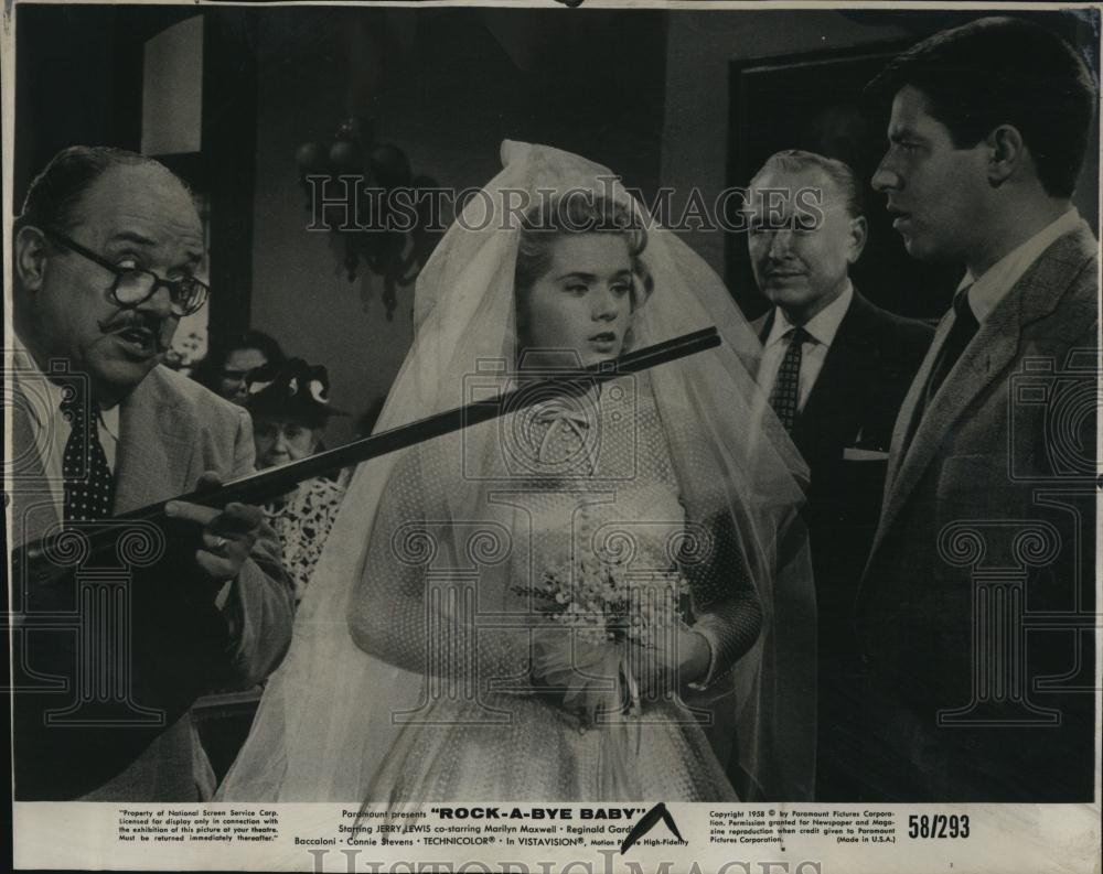 1958 Press Photo Salvatore Baccaloni, Connie Stevens in "Rock-A-Bye-Baby" - Historic Images