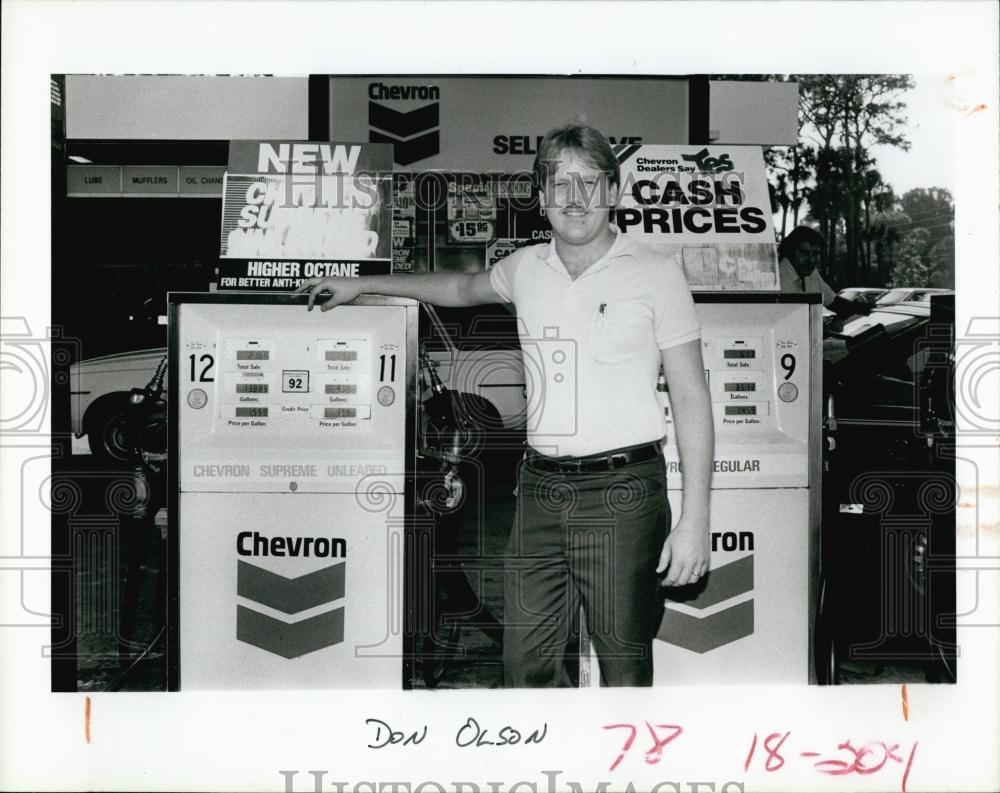 1986 Press Photo Don Olson, Chevron Gas Station Owner - RSL69637 - Historic Images