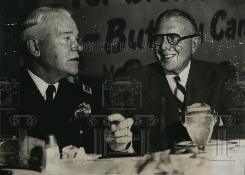 1952 Press Photo Gen J Lawton Collins &amp; HD Hodkinson - RSL05511 - Historic Images