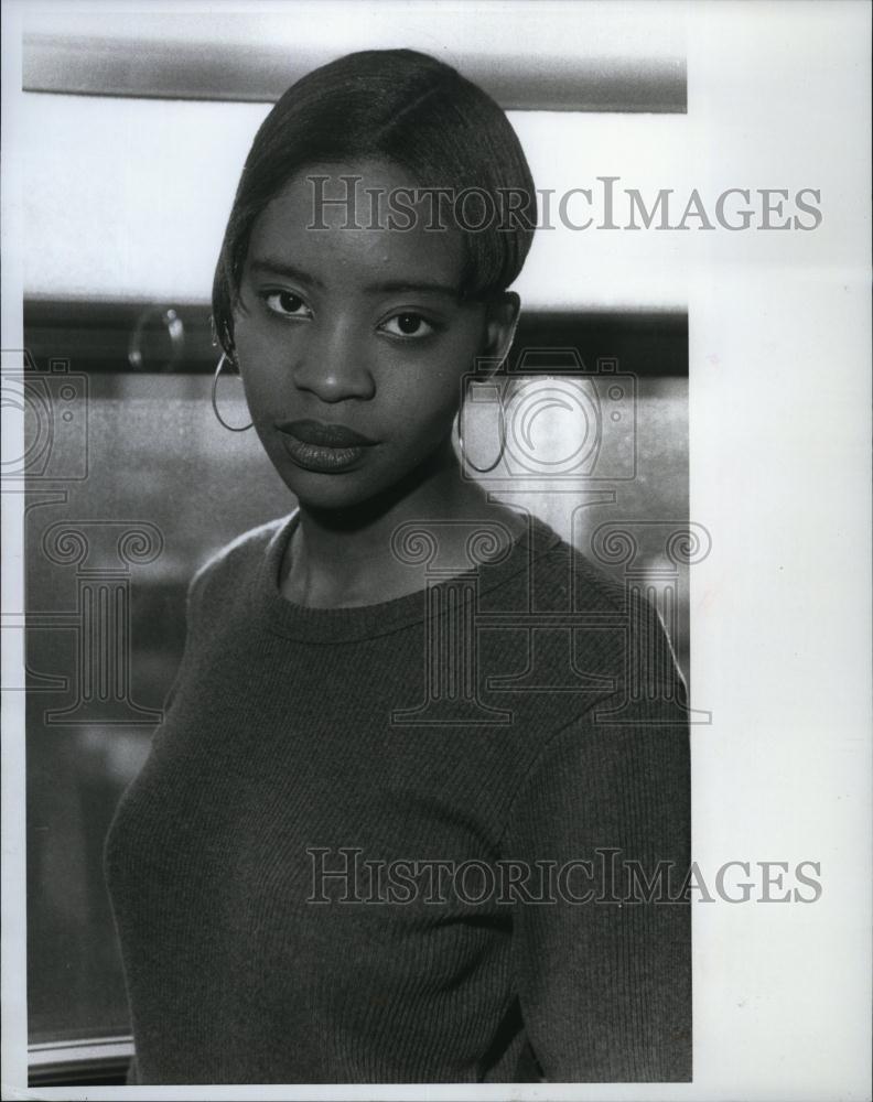 1997 Press Photo Model Wallis Mills Of Roslindale For Gelzo - RSL83413 - Historic Images