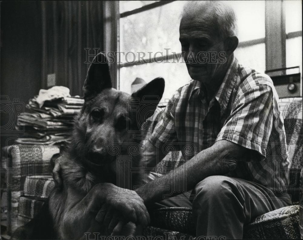 1979 Press Photo Nat Tooker, Dog Trainer - RSL97401 - Historic Images