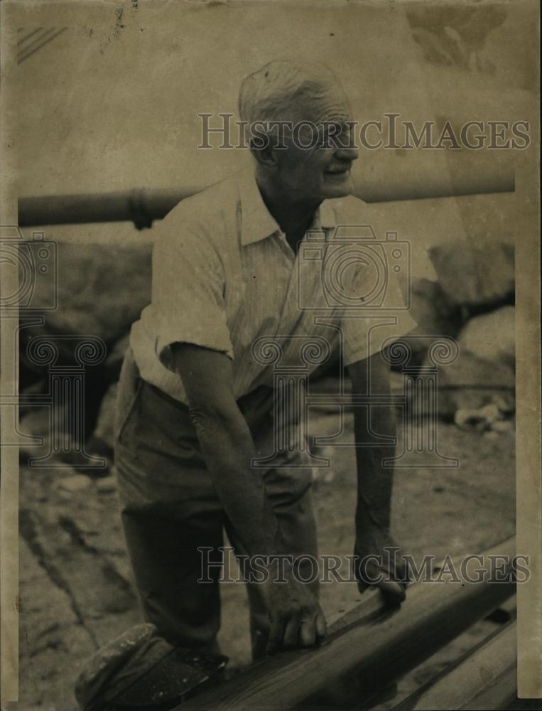 1952 Press Photo Retired School Teacher Jerry Coleman - RSL42117 - Historic Images