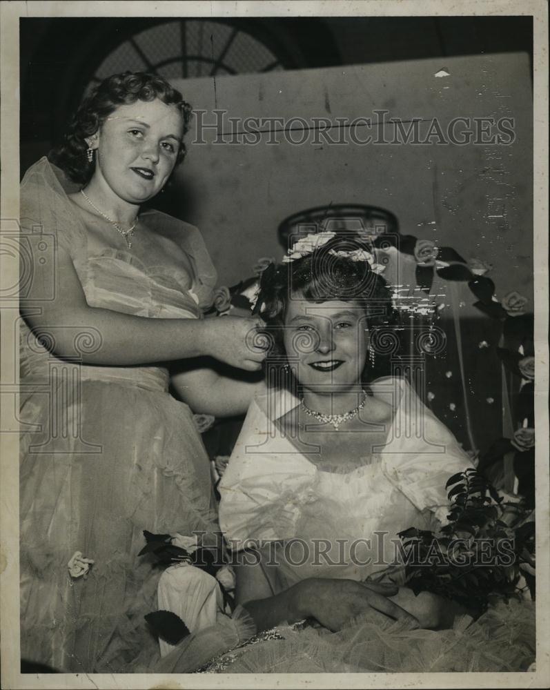 1956 Press Photo Carol Burnielka Crowned by Ethel Reagan at Girls Club Boston - Historic Images