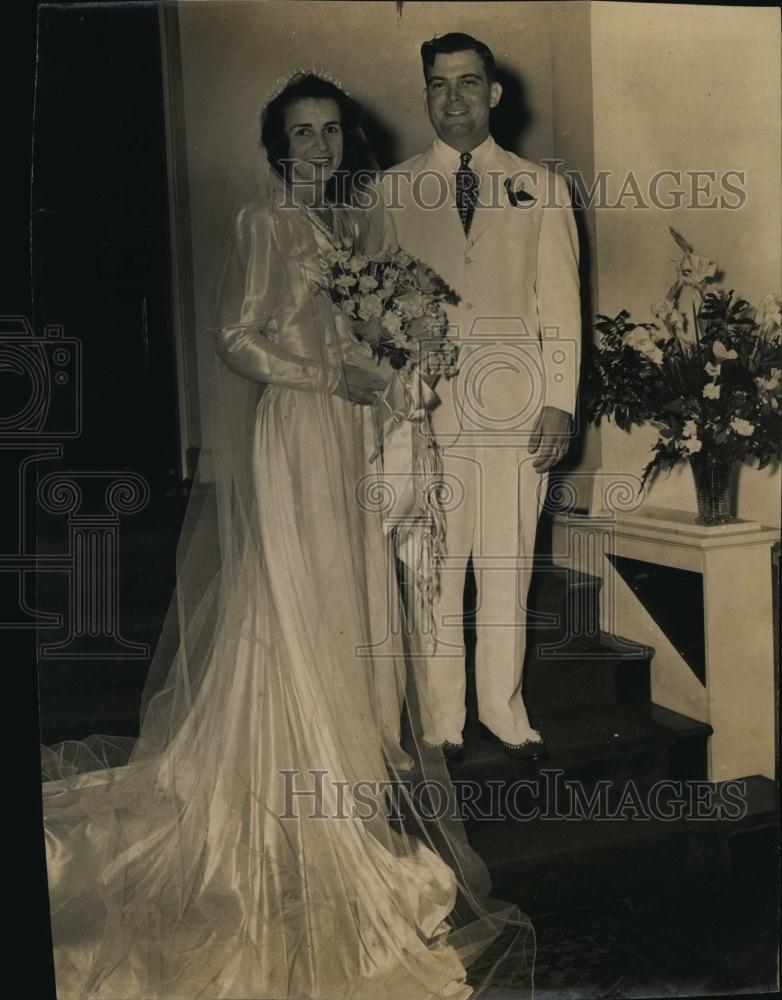 1943 Press Photo Mr Mrs Oxford Randall wedding - RSL91301 - Historic Images