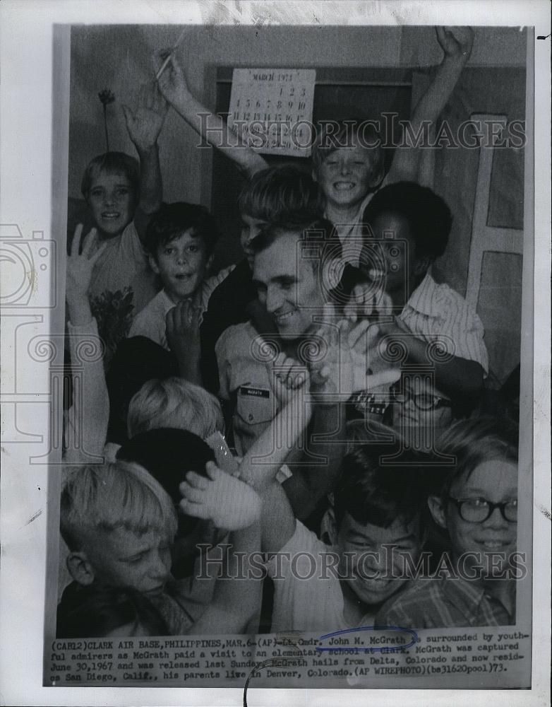 1973 Press Photo Vietnam POW, John M McGrath, visits school at Clark Air Base - Historic Images