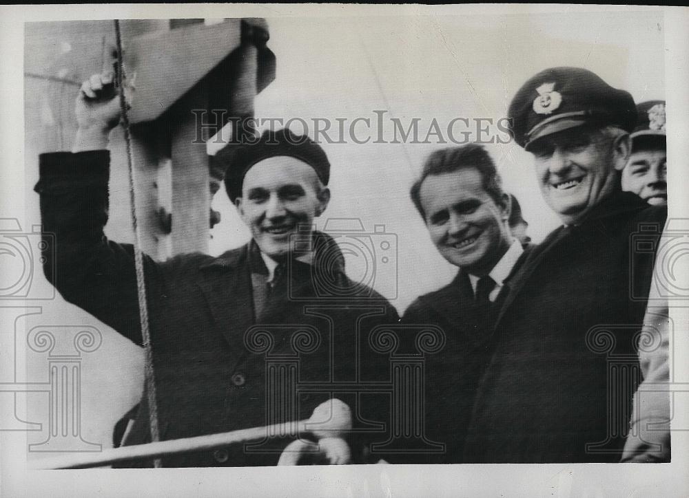 1952 Press Photo Kenneth Dancy, Capt Dan Parker, &amp; Capt Henrik Kurt Carlsen - Historic Images