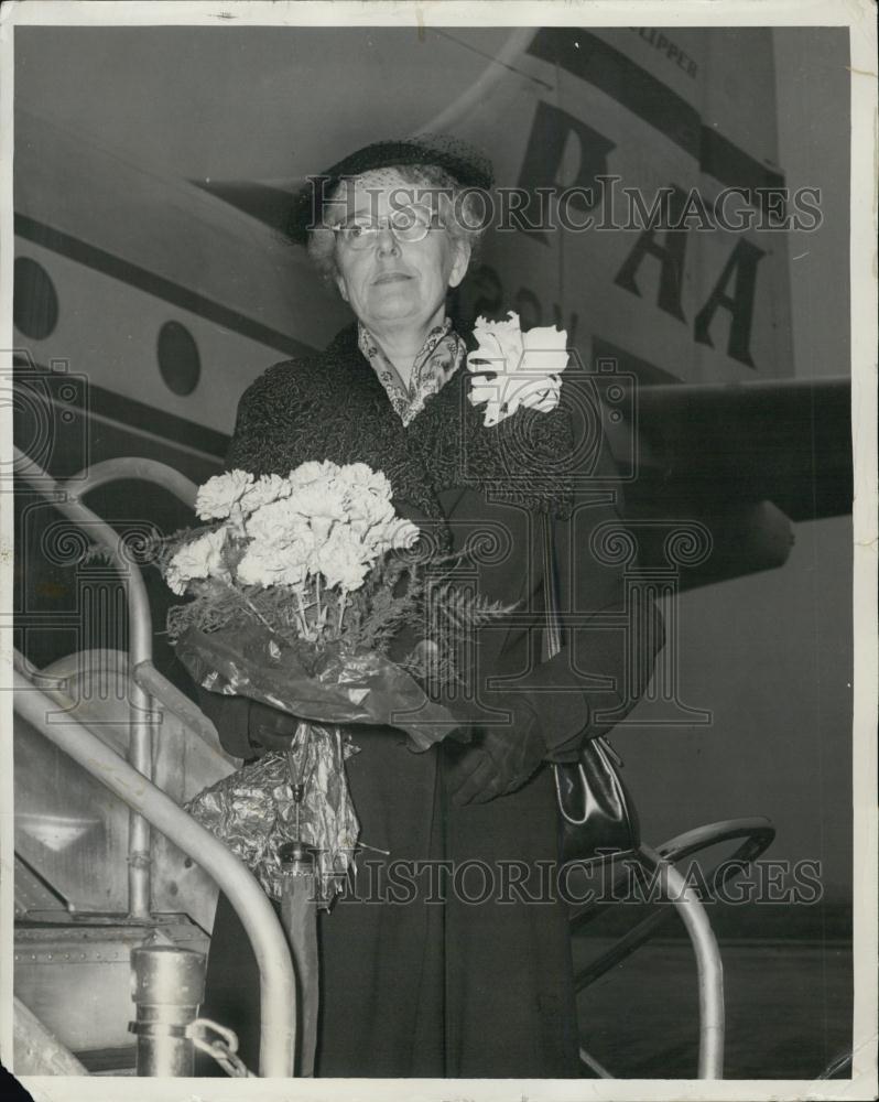 1939 Press Photo Mrs James Conant Wife Harvard President International Airport - Historic Images