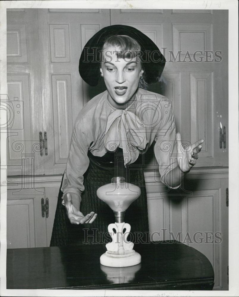 1952 Press Photo Juli Dane Rogers Model Oil Lamp from Private Collection - Historic Images