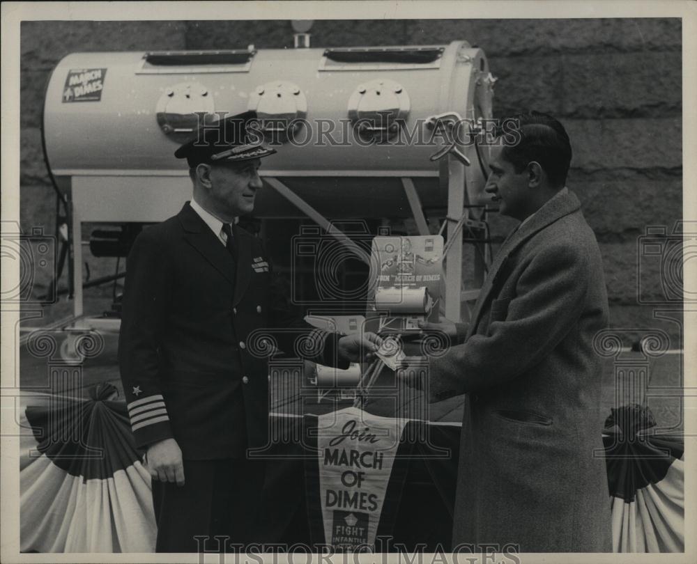 1951 Press Photo Joseph Savasta & Capt Pleasant Gold Jr - RSL87879 - Historic Images