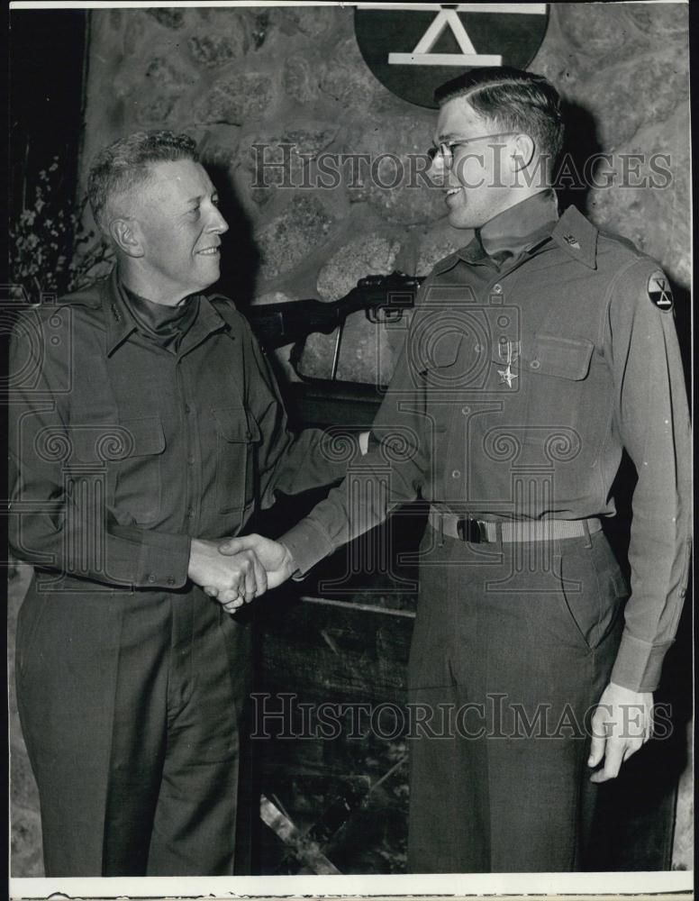 1954 Press Photo Henry Sears Lodge (R) &amp; General Bruce Clark (L) - RSL03809 - Historic Images